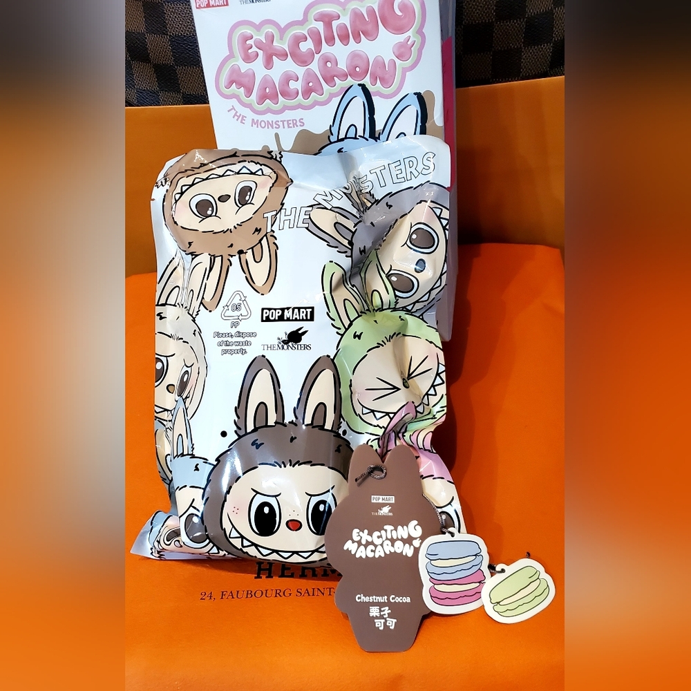 Authentic PopMart - The Monsters Exciting Macaron **SECRET Chestnut Cocoa - Picture 3 of 11